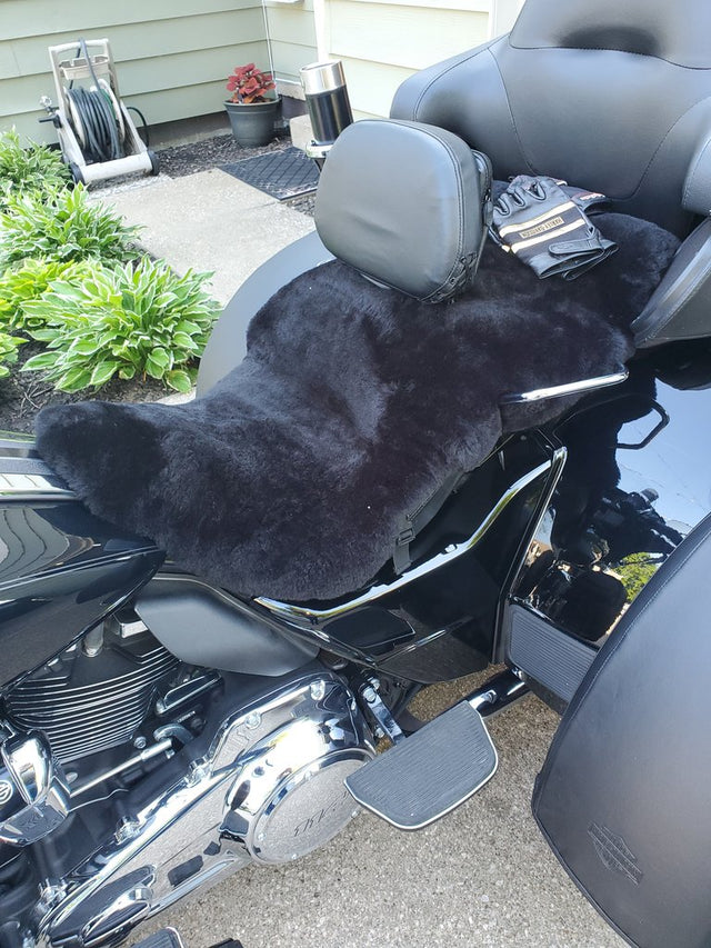 Full Pelt with Straps Sheepskin Buttpad®